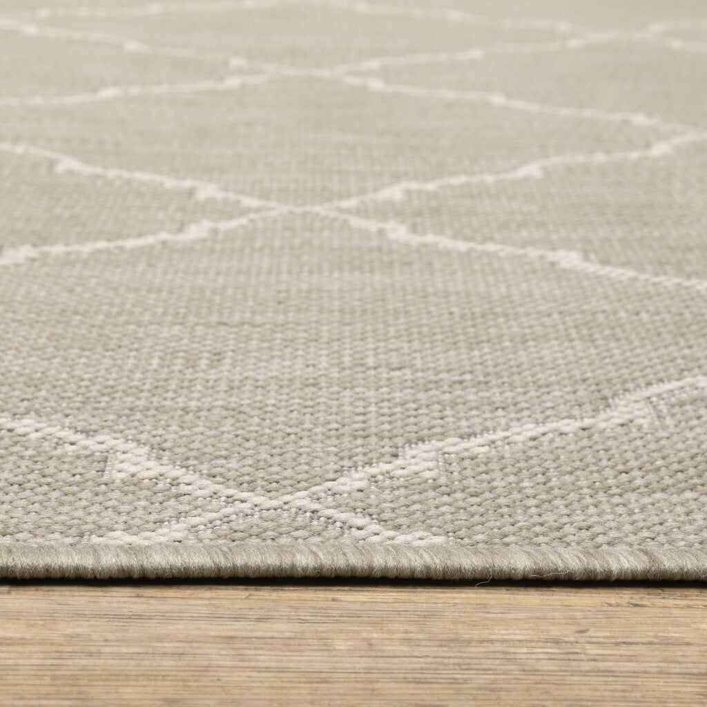 3'X5' Gray And Ivory Trellis Indoor Outdoor Area Rug