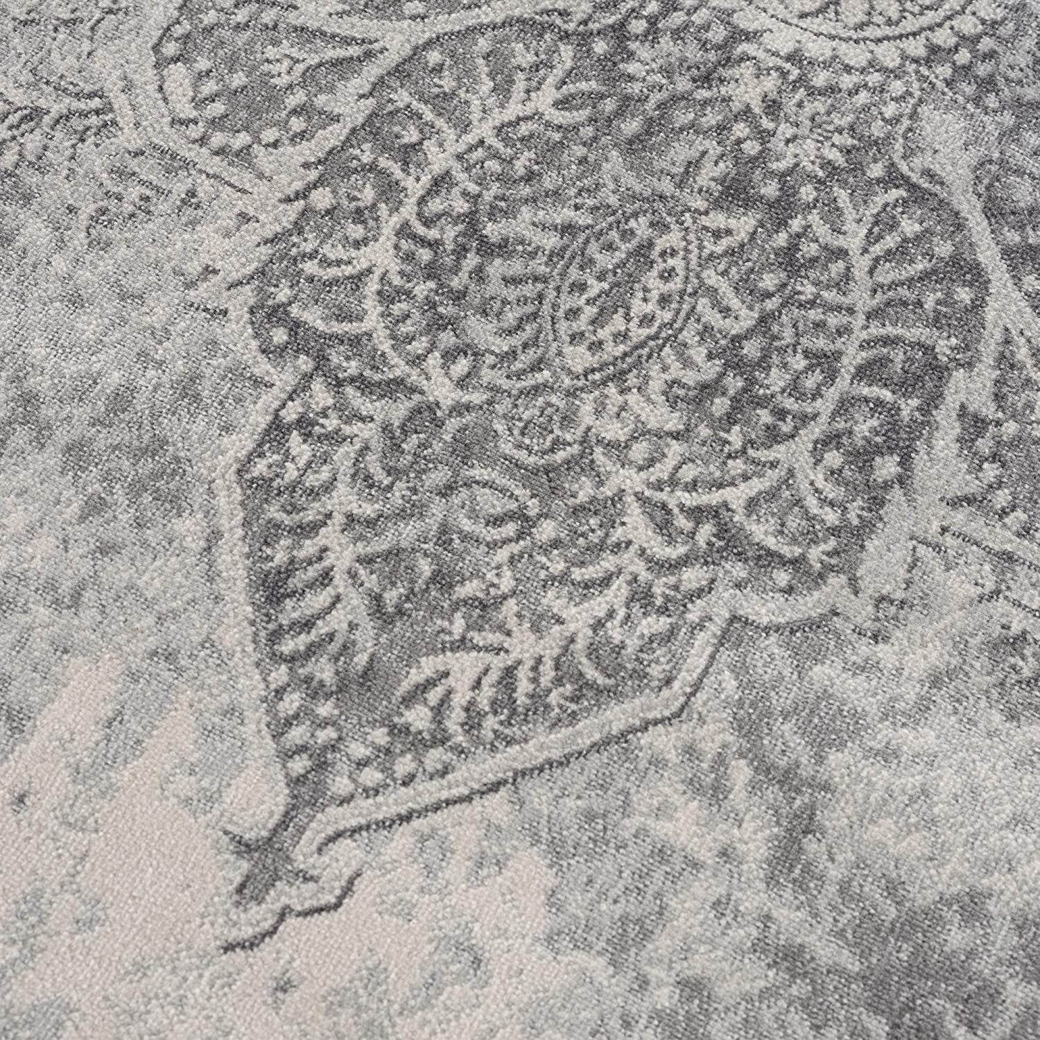 2' X 4' Gray Distressed Medallion Area Rug