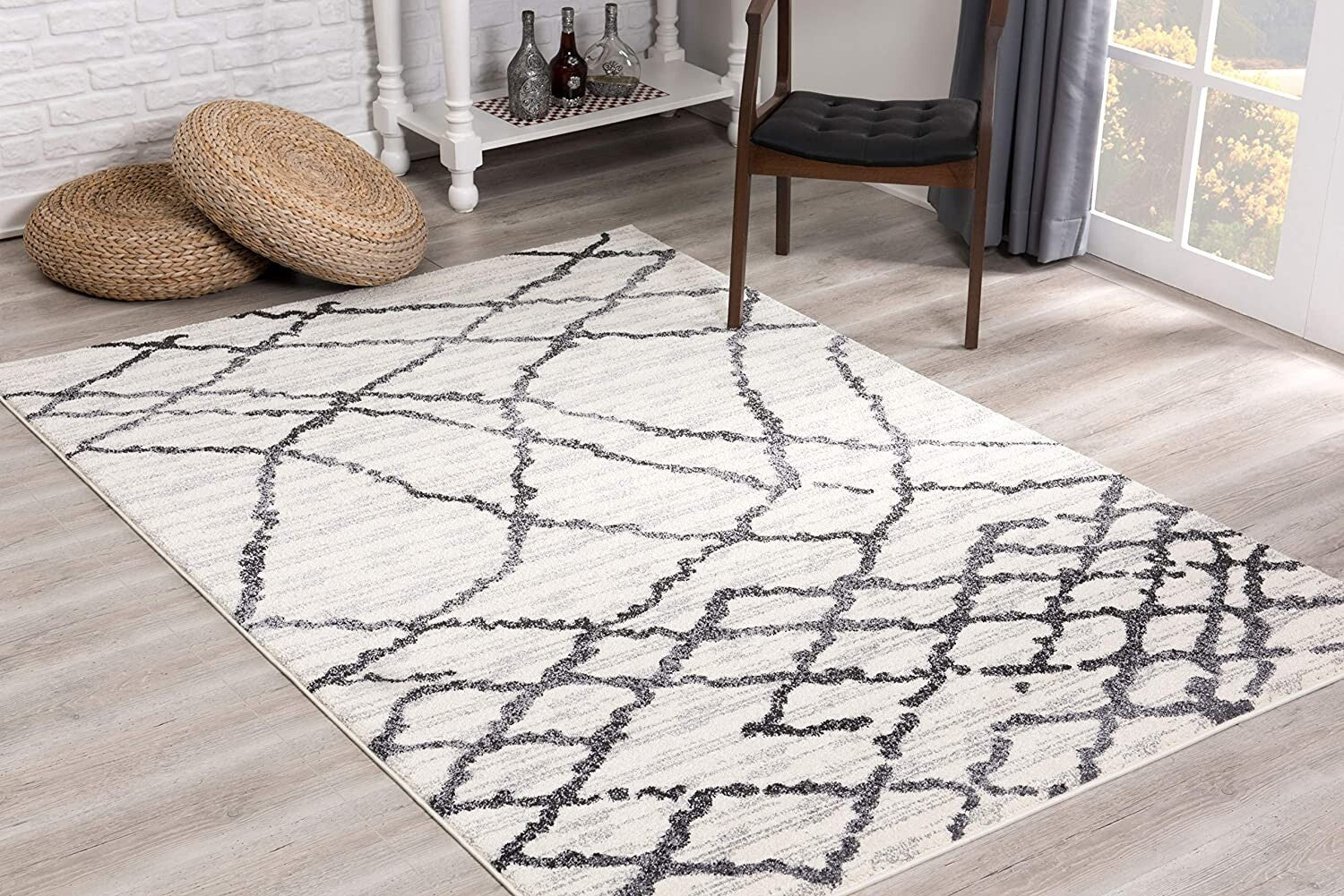 5' X 8' Gray And Black Modern Abstract Area Rug