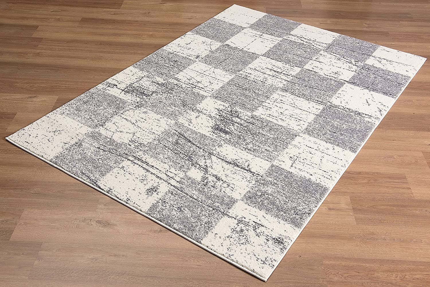 5' Round White And Gray Checkered Area Rug