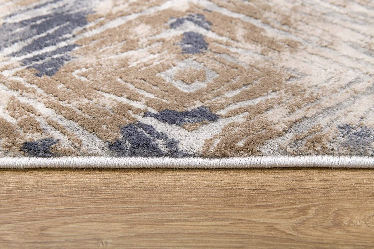 3' X 5' Ivory And Beige Abstract Diamonds Area Rug