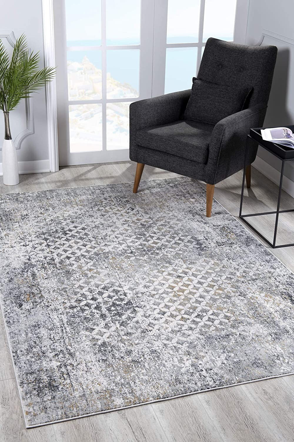 5' X 8' Gray And Ivory Distressed Area Rug