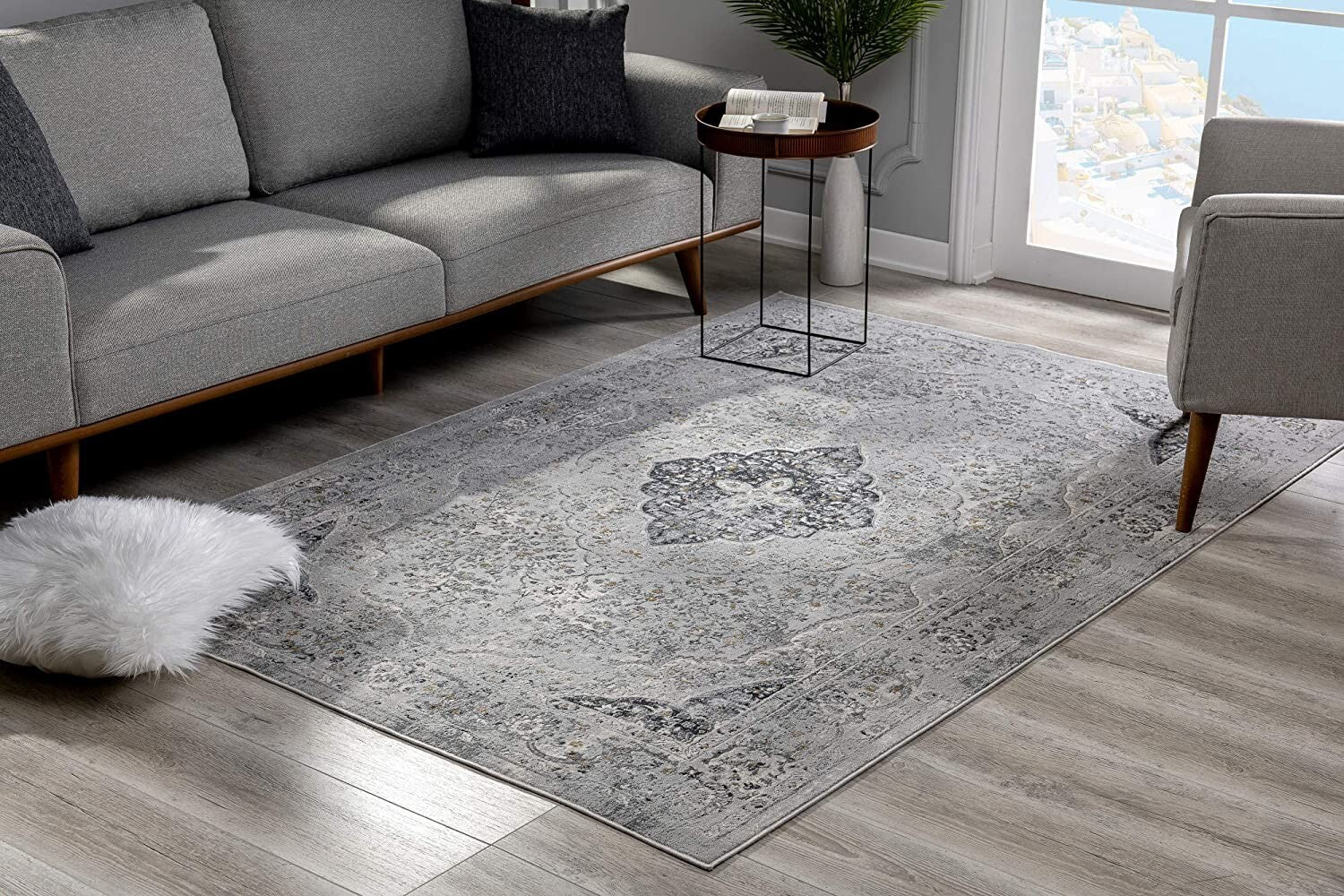 4' X 6' Gray Distressed Decorative Area Rug