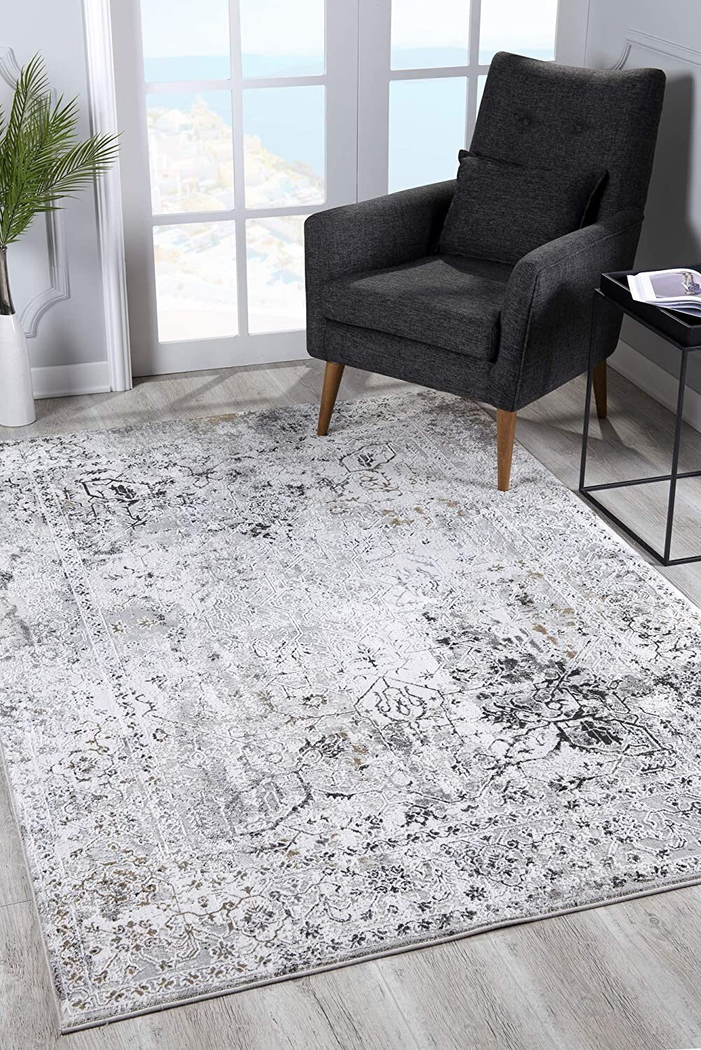 4' X 6' Gray Distressed Ornate Area Rug