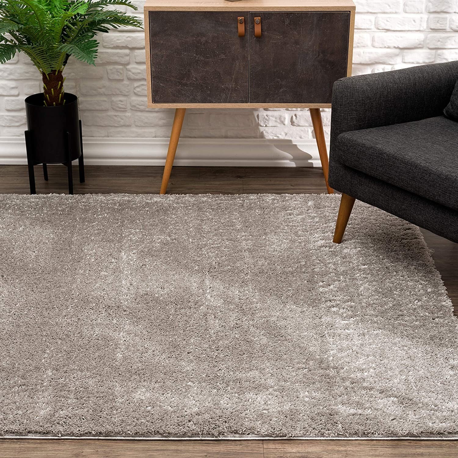 7' X 9' Gray Modern Solid Shag Area Rug