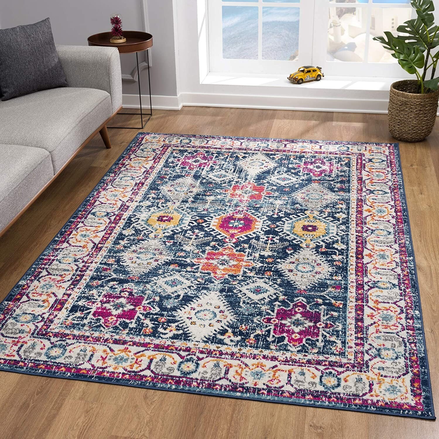 2' X 4' Navy Traditional Decorative Area Rug