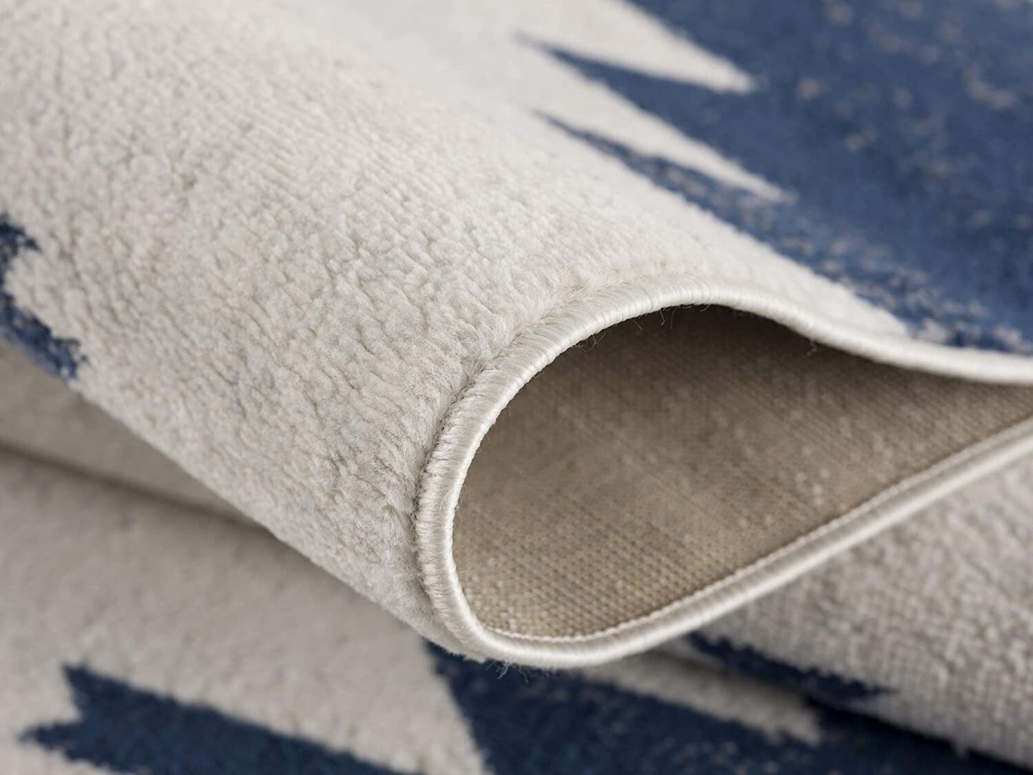 3' X 5' Navy And Ivory Tribal Pattern Area Rug