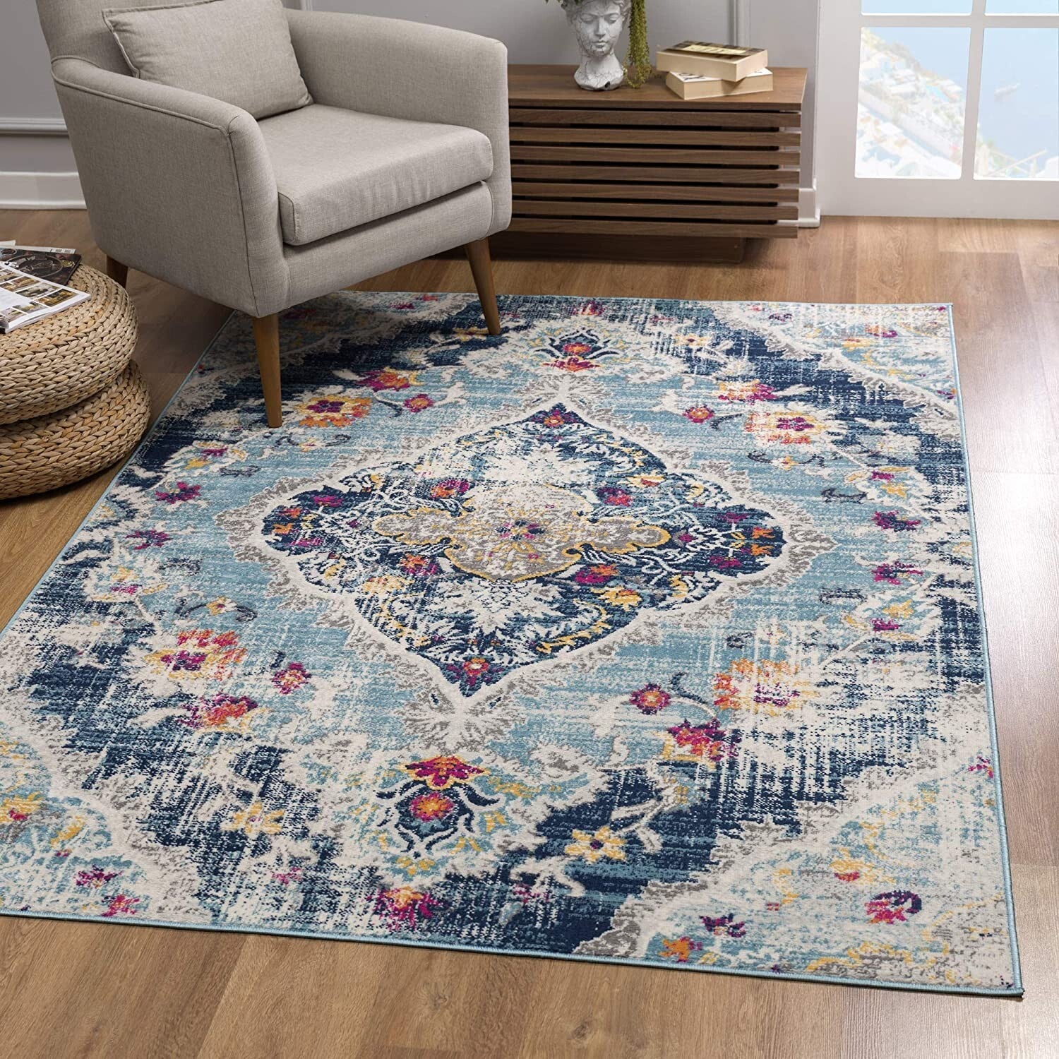 7' X 10' Blue Distressed Medallion Area Rug