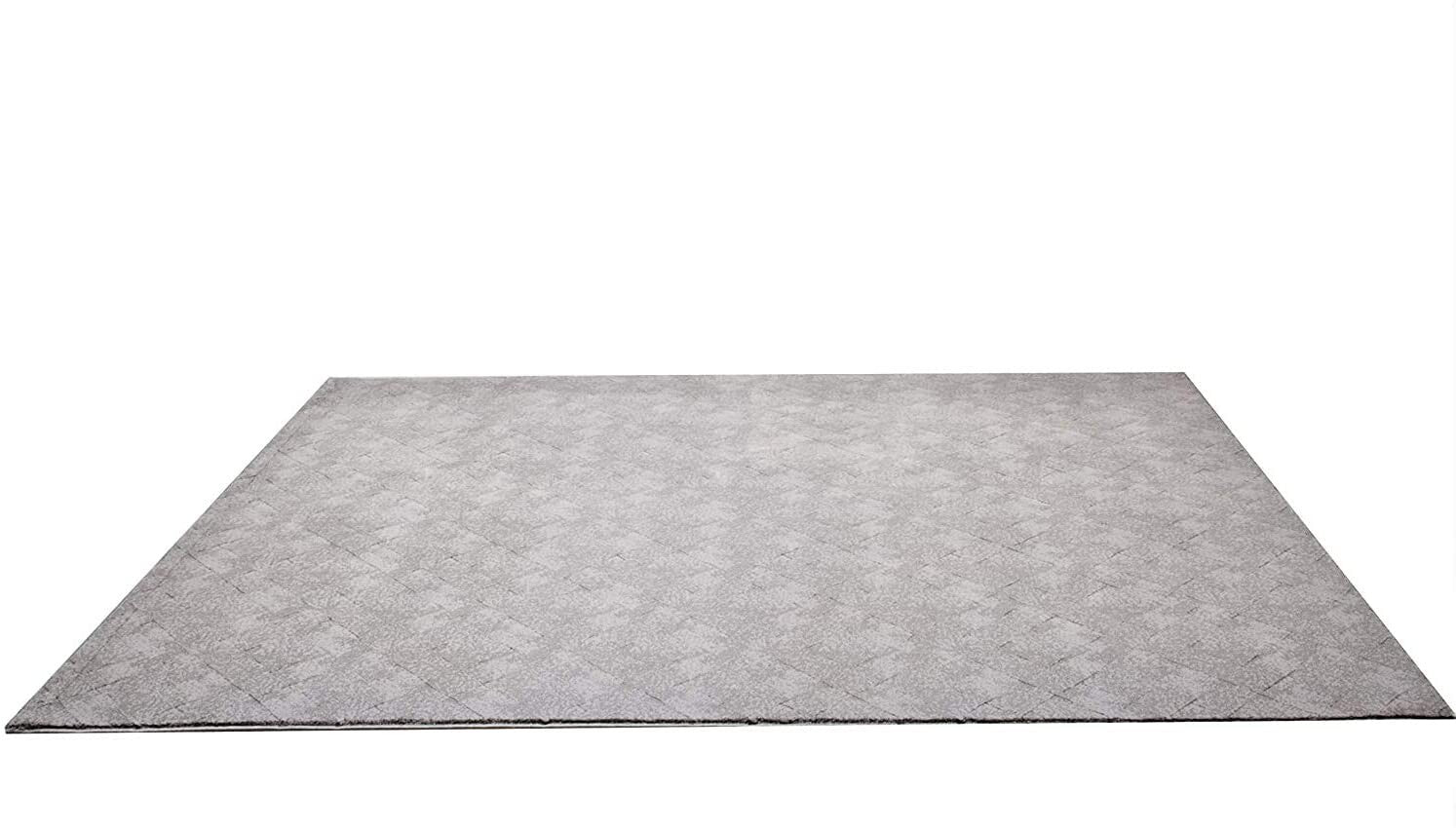 4' X 6' Gray Distressed Diamonds Area Rug
