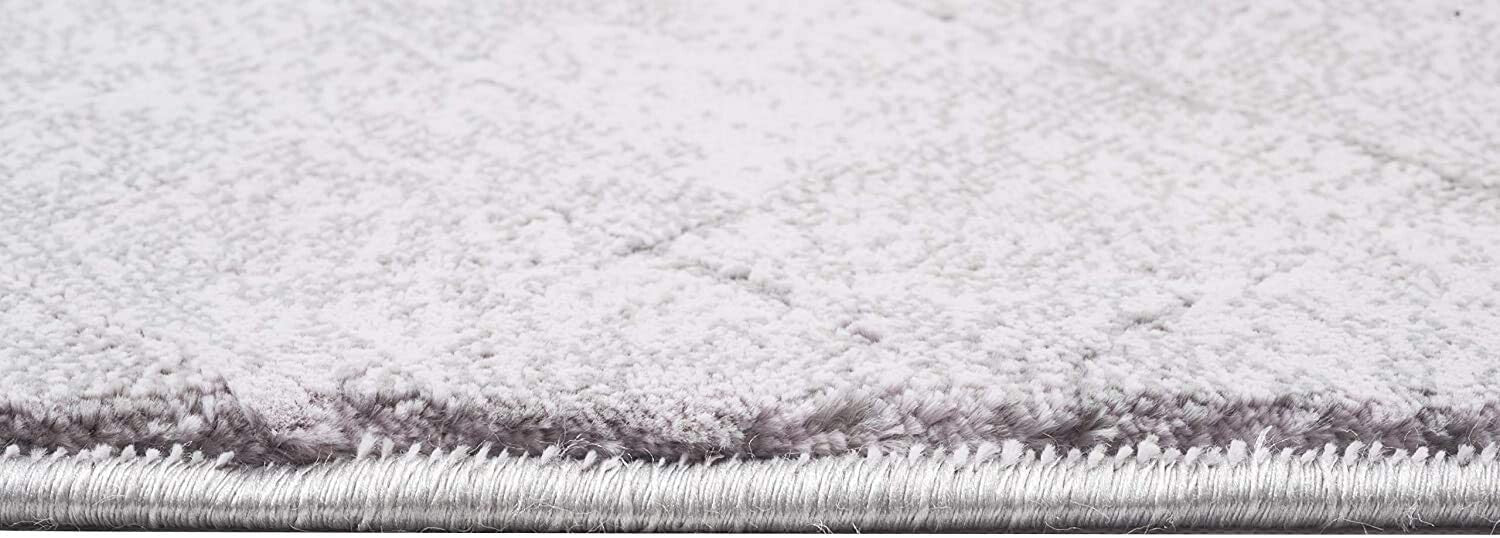 4' X 6' Gray Distressed Diamonds Area Rug