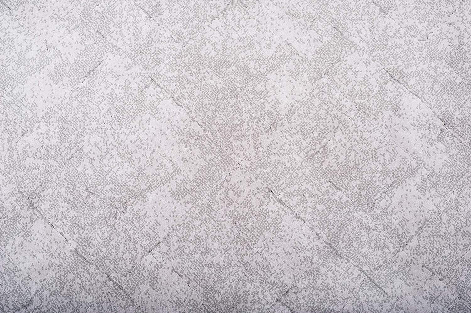 4' X 6' Gray Distressed Diamonds Area Rug