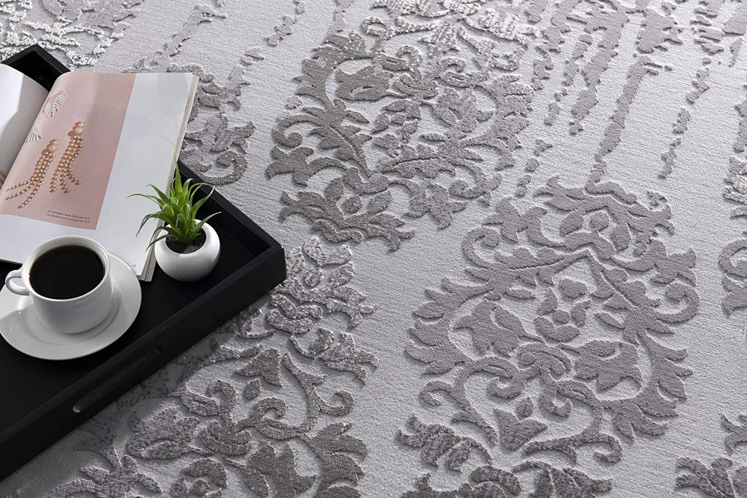 7' X 10' Gray Dripping Damask Area Rug