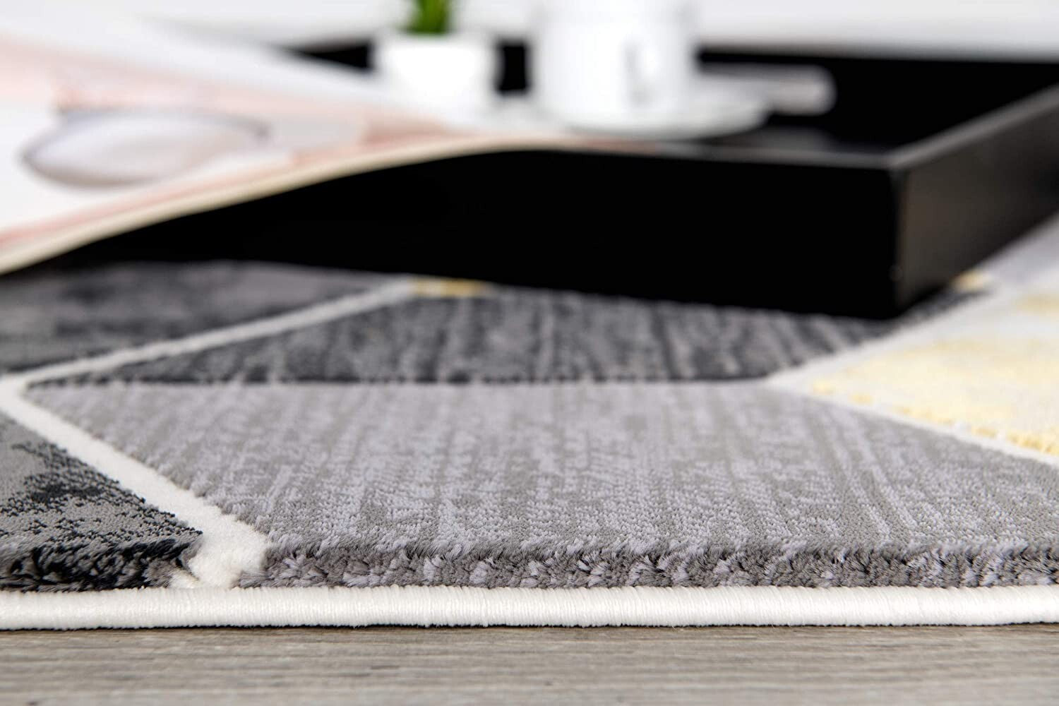 5' X 8' Gray And Gold Cubic Block Area Rug