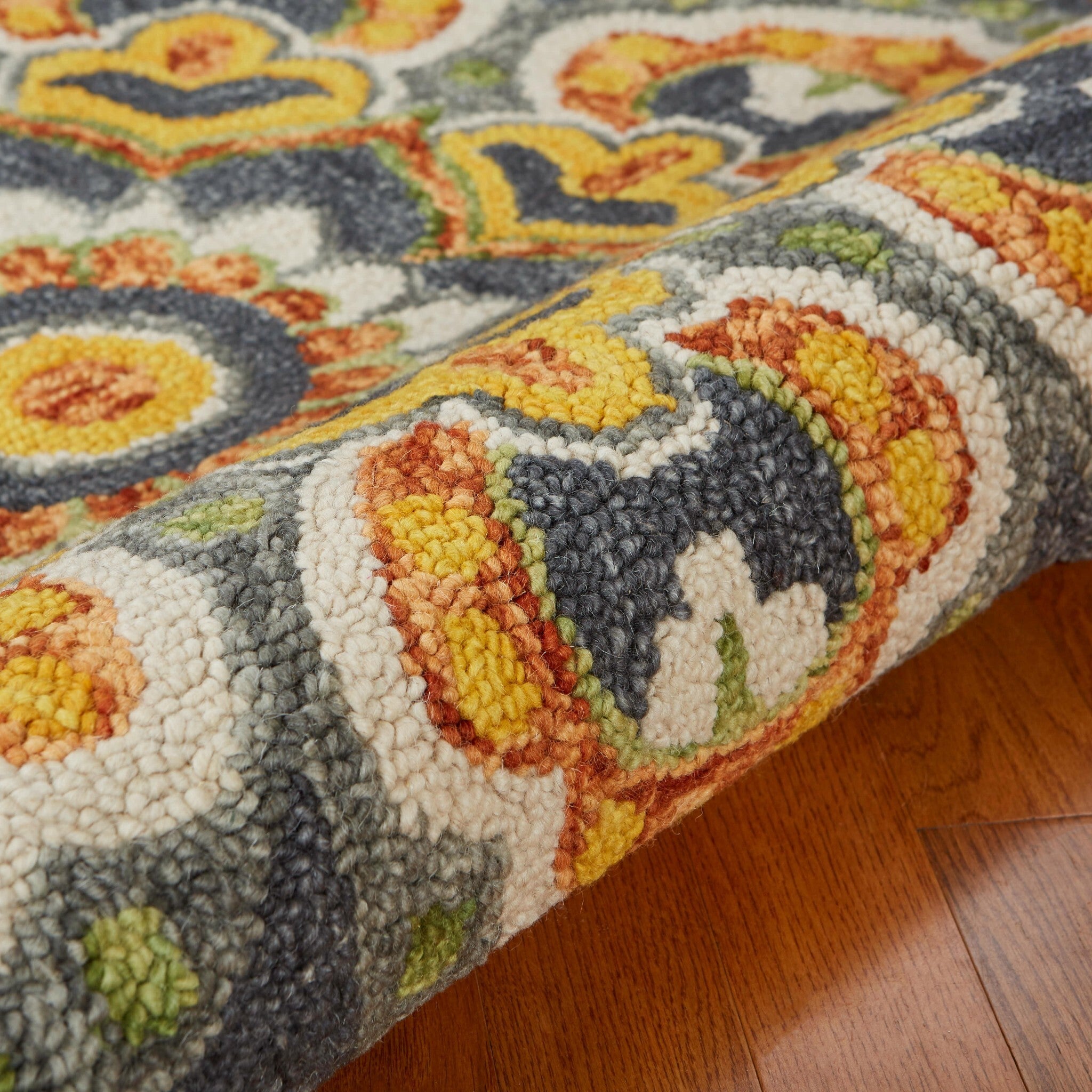 6' Round Gray And Gold Floret Area Rug