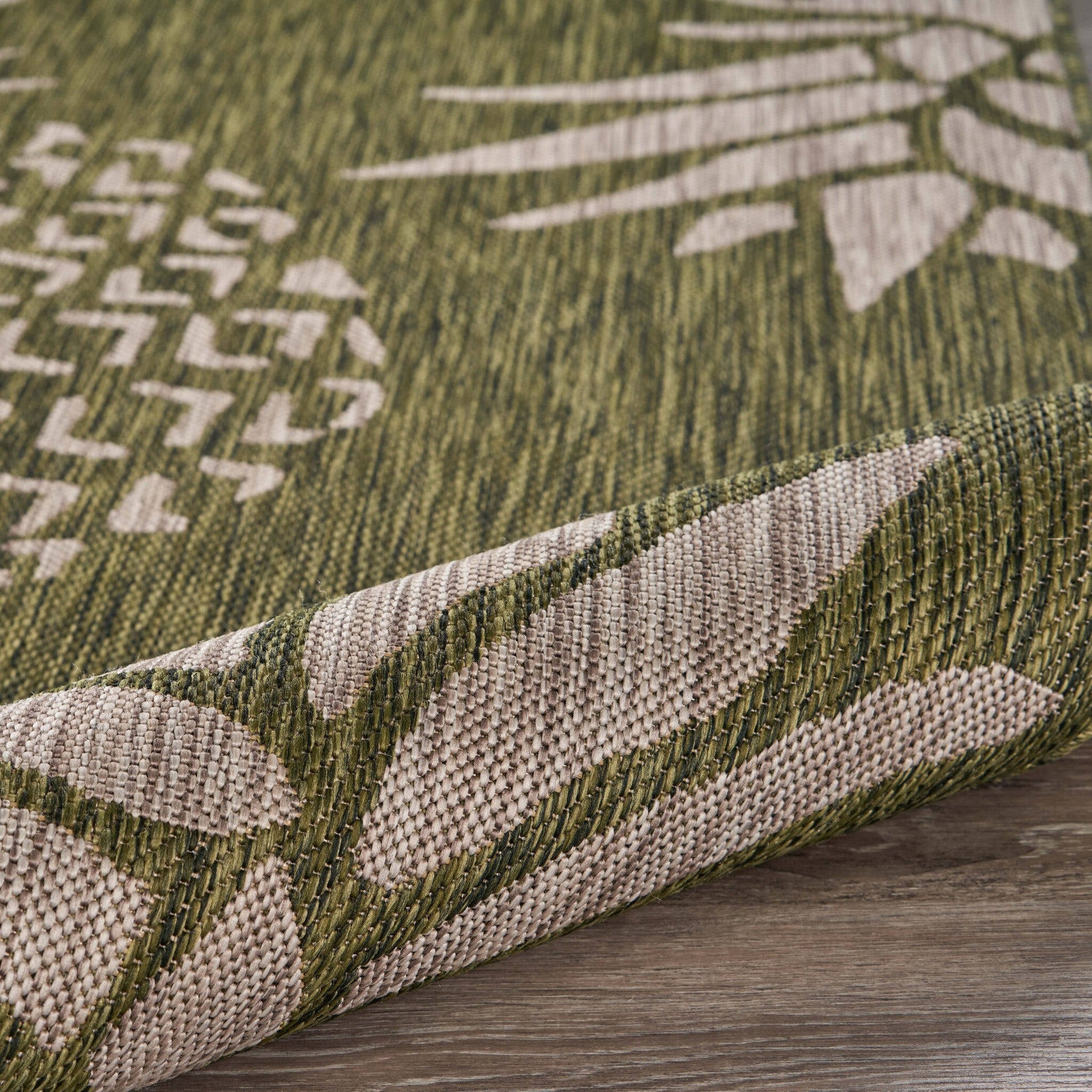 8' X 10' Green Pineapple Indoor Outdoor Area Rug
