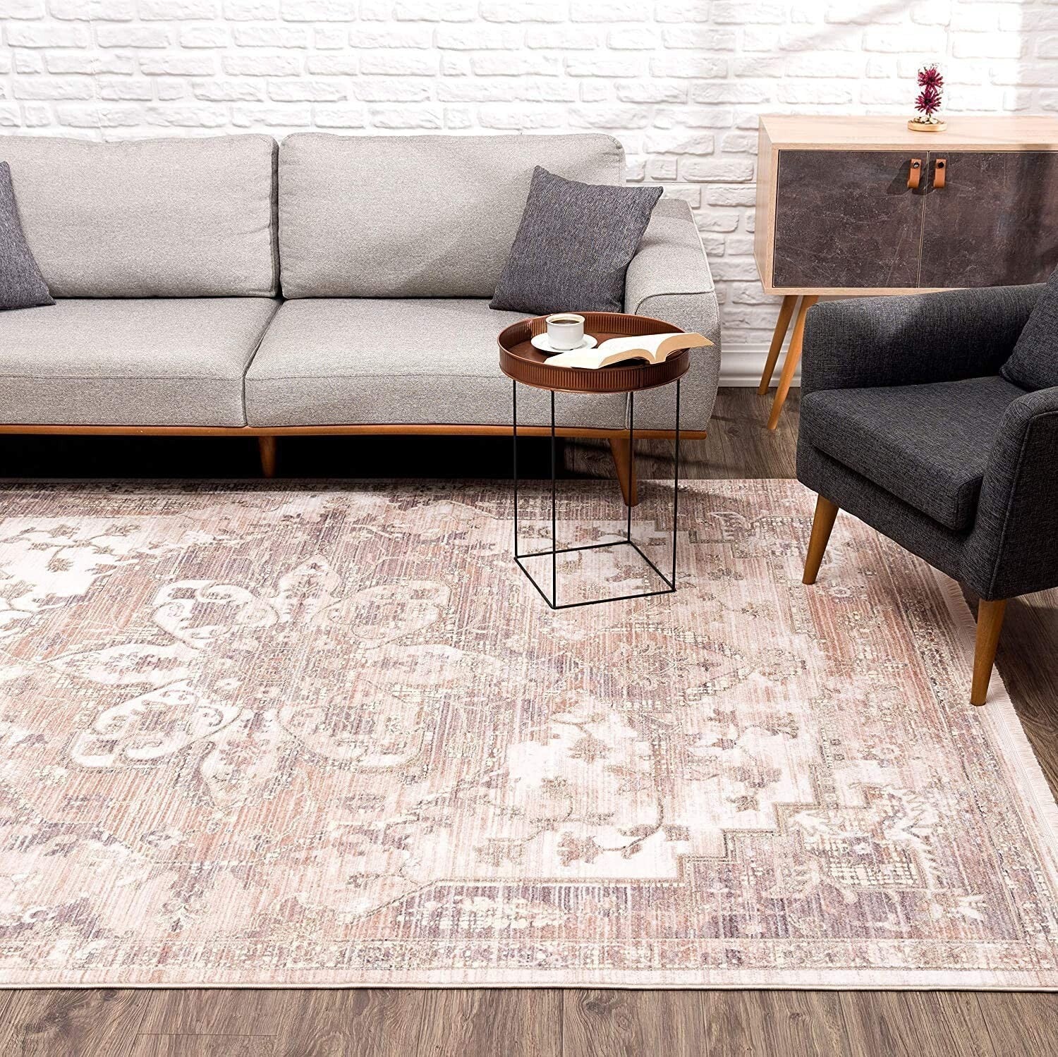 4' x 6' Beige Classic Medallion Area Rug