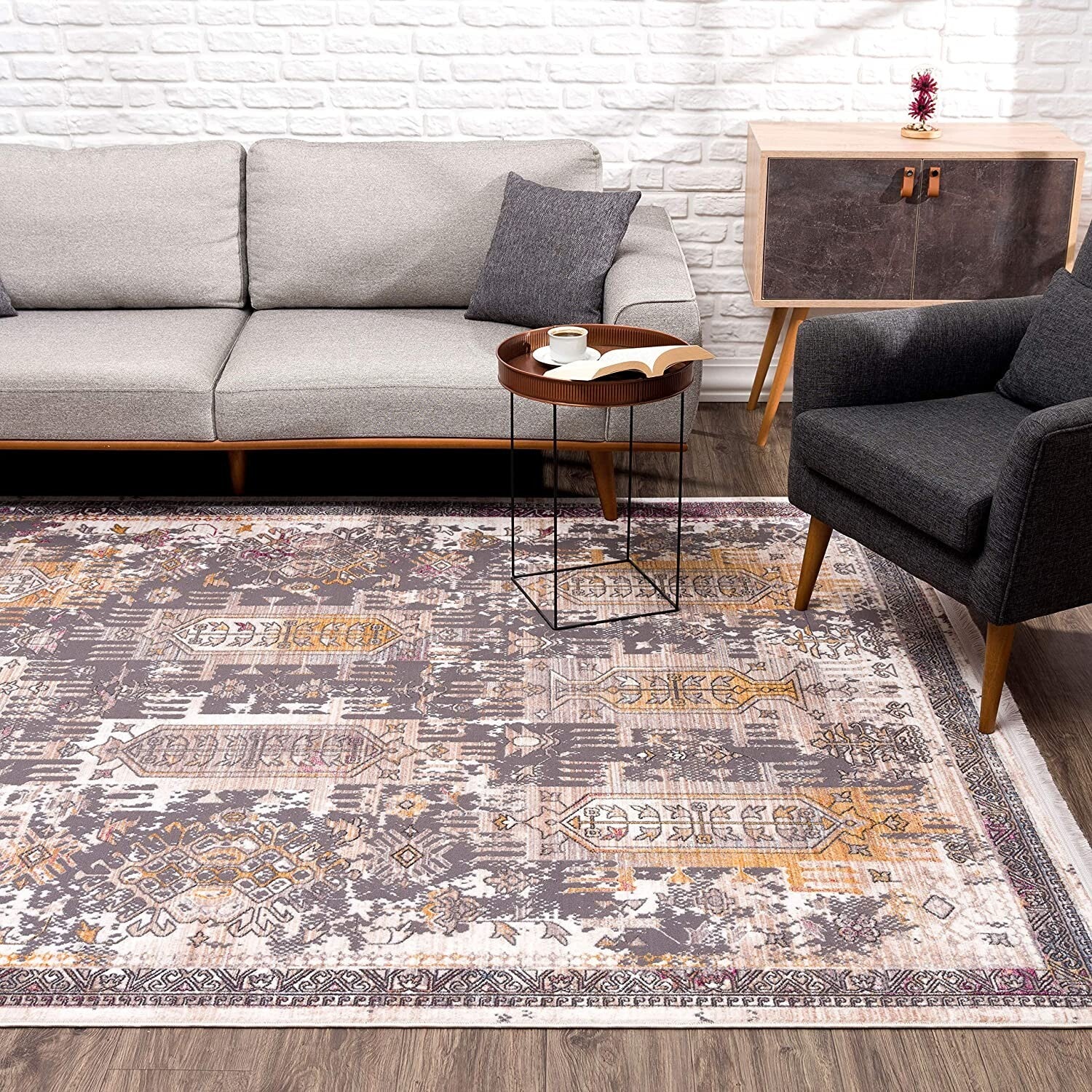 7' x 9' Gray Faded Tribal Motifs Area Rug