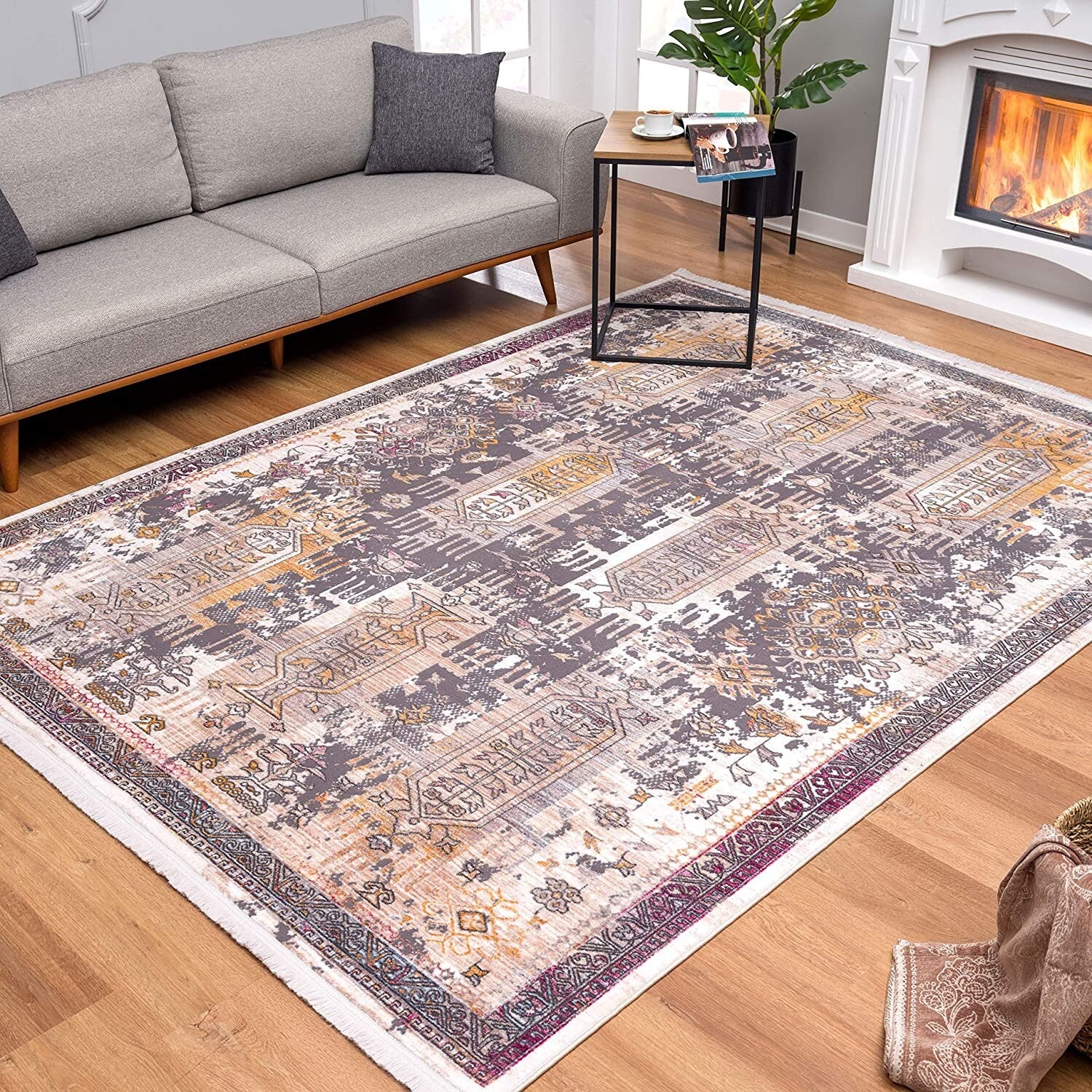 7' x 9' Gray Faded Tribal Motifs Area Rug