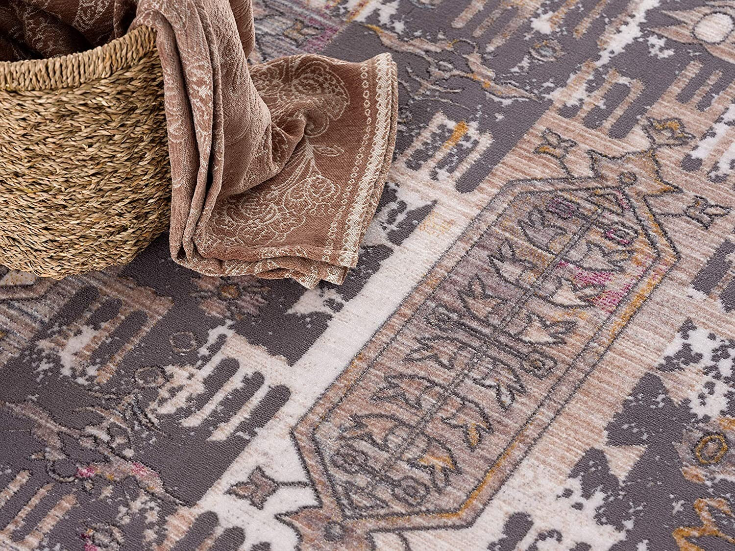 7' x 9' Gray Faded Tribal Motifs Area Rug