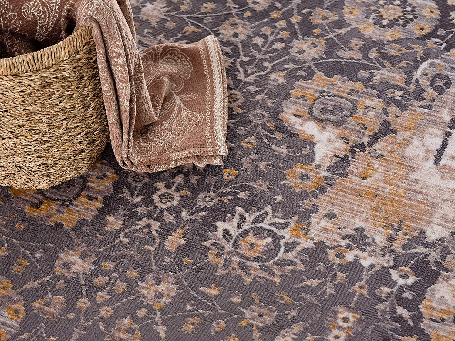 4' x 6' Gray Washed Out Persian Area Rug