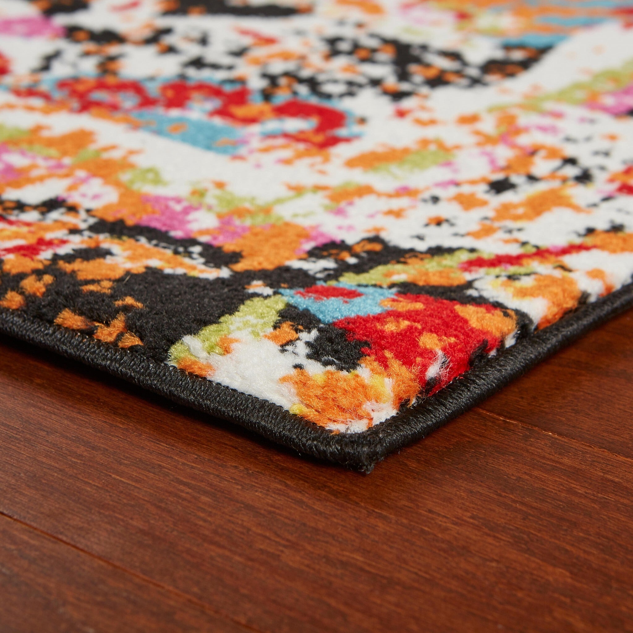 5' x 7' Black Radiant Floral Imagination Area Rug