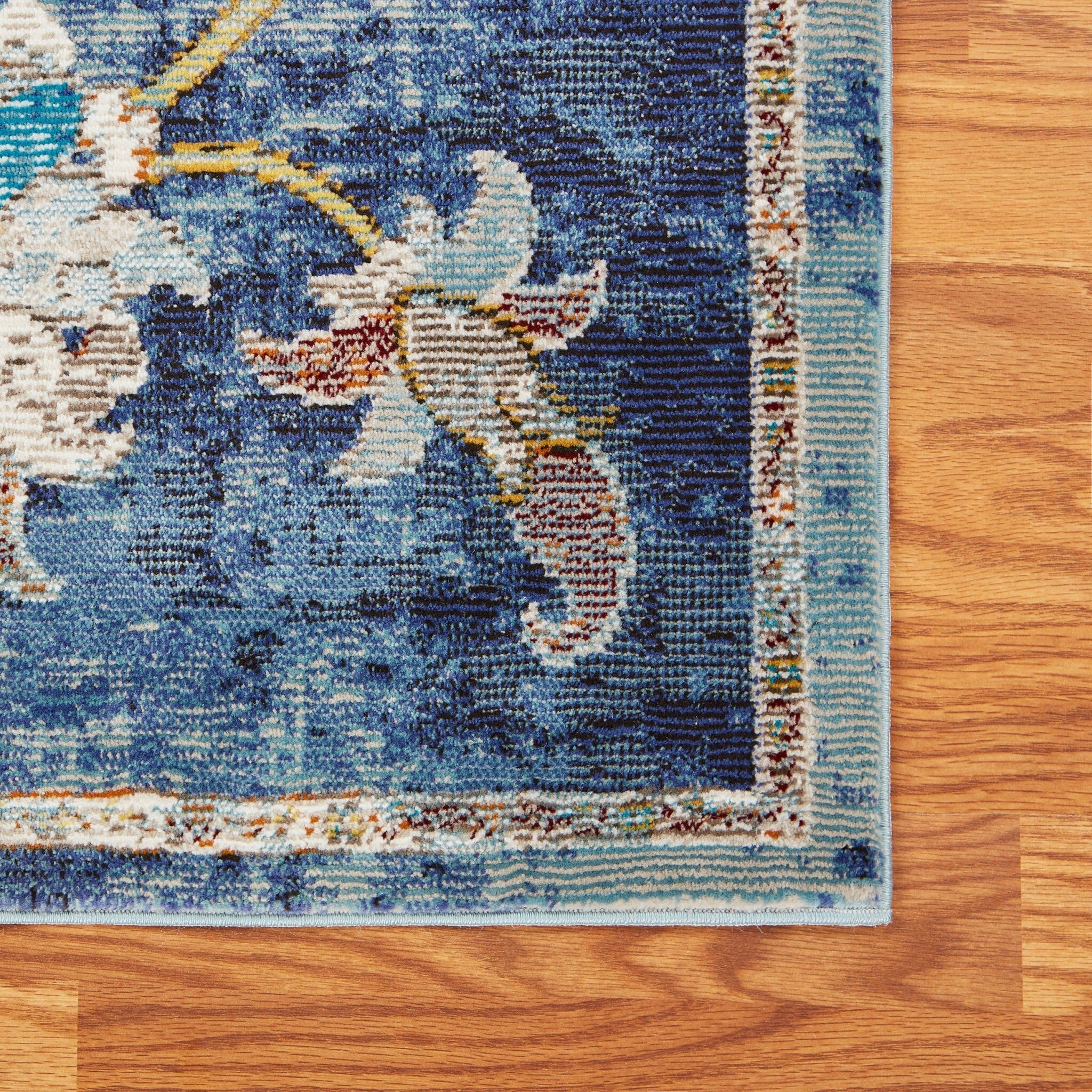 4' x 6' Blue and White Jacobean Pattern Area Rug