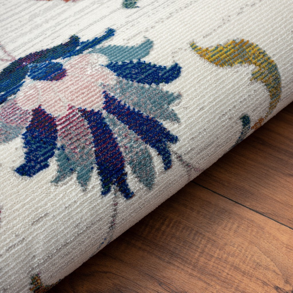 5' x 8' Ivory Jacobean Pattern Area Rug