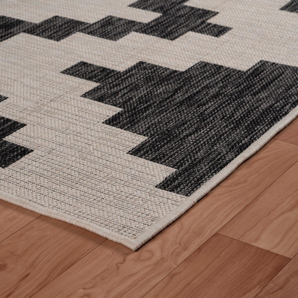 5' x 7' Gray Geometric Indoor Outdoor Area Rug