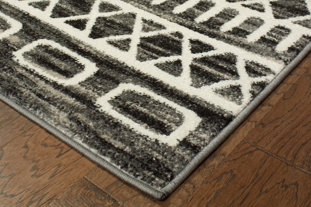 8' x 10' Black and White Geometric Area Rug