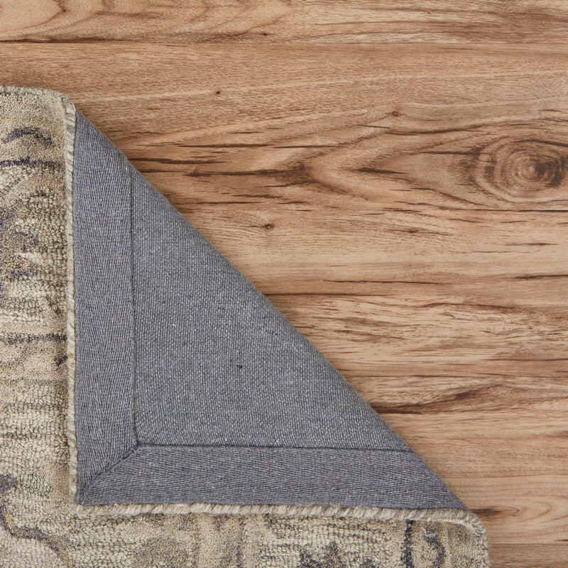 8' x 10' Pale Green and Cream Decorative Area Rug