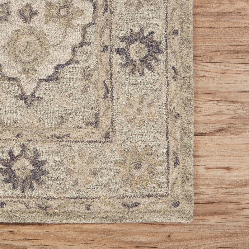 8' x 10' Pale Green and Cream Decorative Area Rug