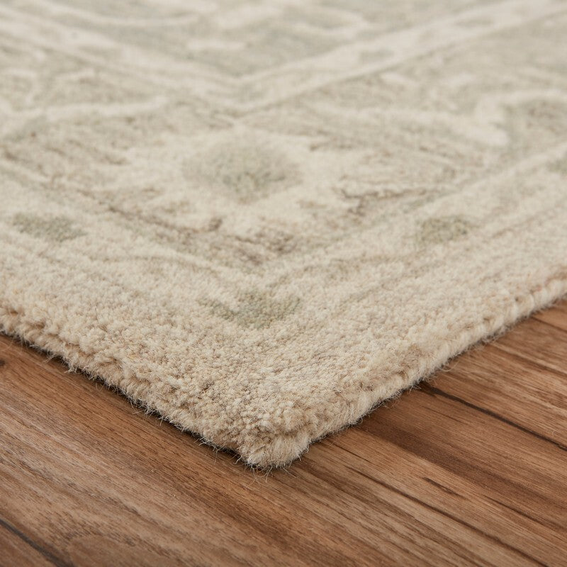 5' x 8' Green and Cream Medallion Area Rug