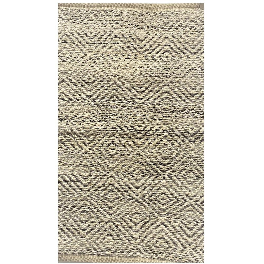 2' x 5' Gray and White Diamonds Area Rug