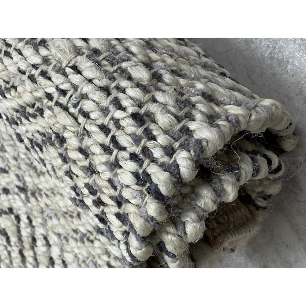 2' x 5' Gray and White Diamonds Area Rug
