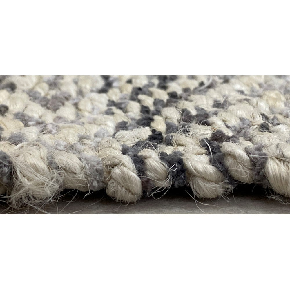2' x 5' Gray and White Diamonds Area Rug
