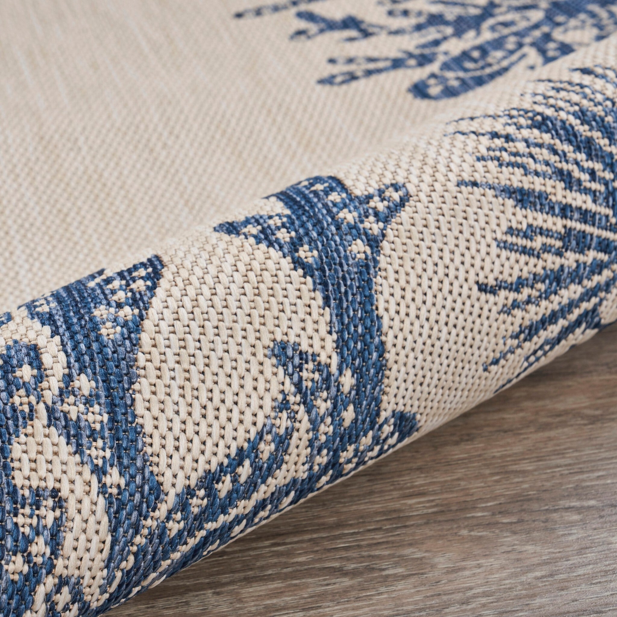 8' x 10' Navy Reef Border Indoor Outdoor Area Rug