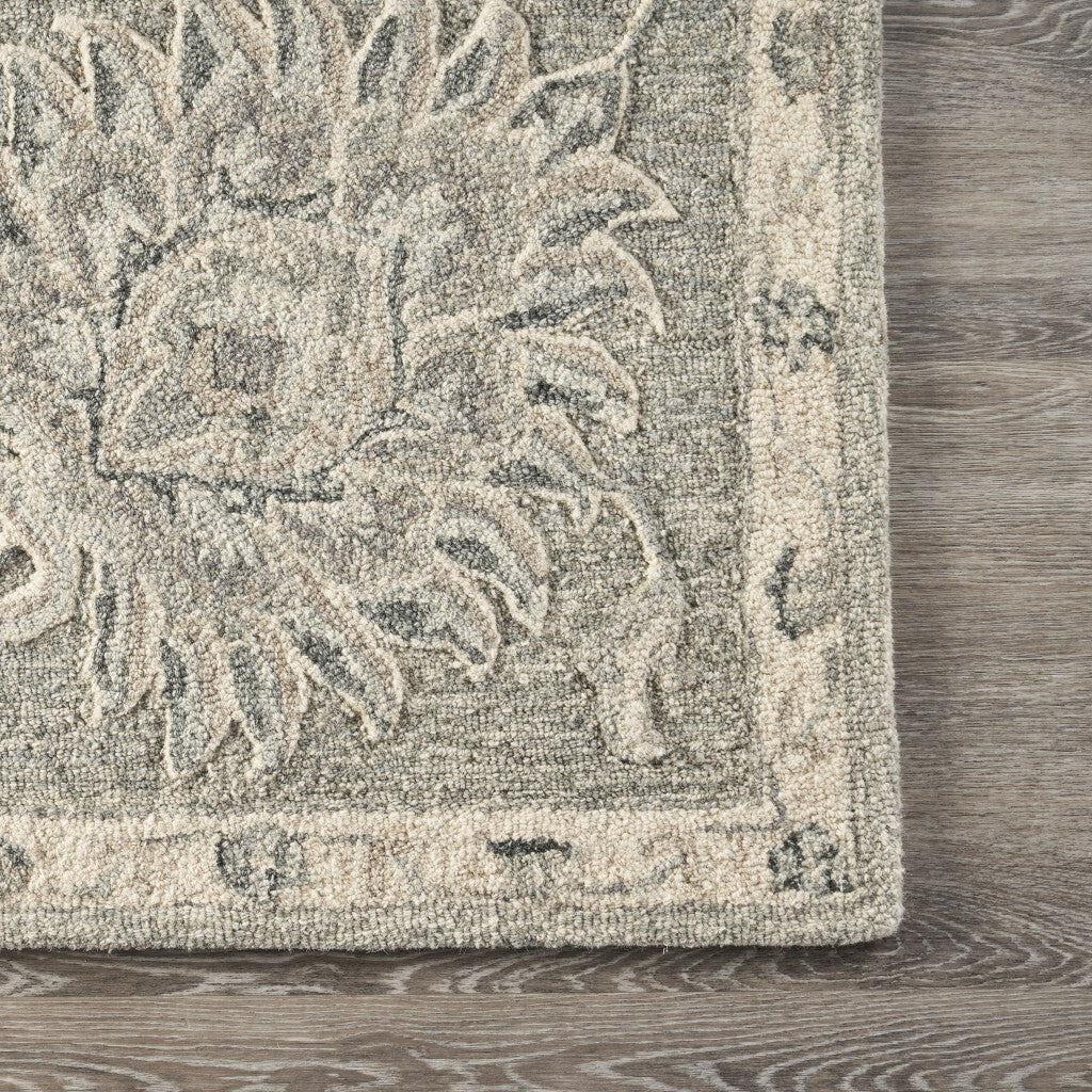 5' x 7' Light Gray Floral Area Rug