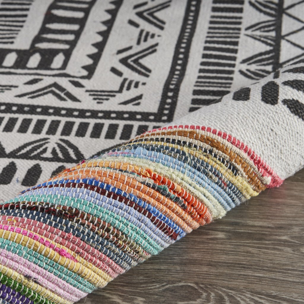 5' x 7' Grayscale Geometric Center Area Rug