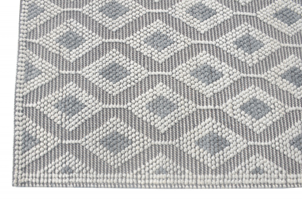 5' x 7' Ivory Gray Diamond Trellis Modern Area Rug