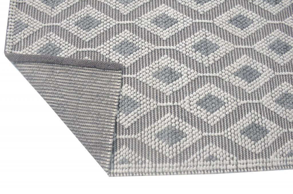 5' x 7' Ivory Gray Diamond Trellis Modern Area Rug