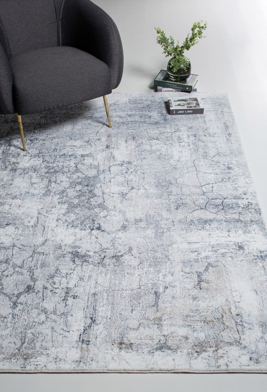5' x 8' Gray Distressed Marble Area Rug