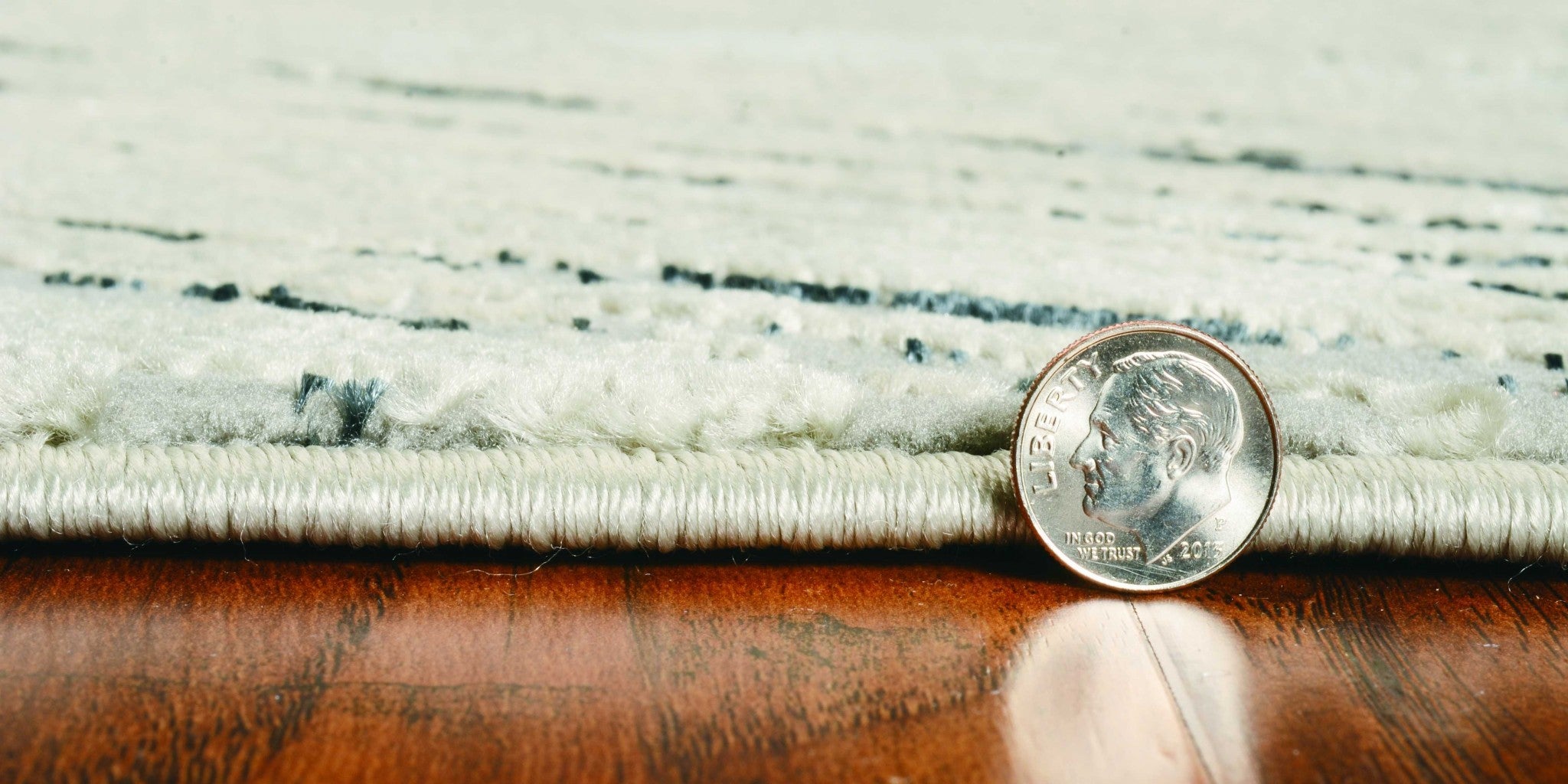 5'X8' Silver Grey Machine Woven Abstract Brushstroke Indoor Area Rug