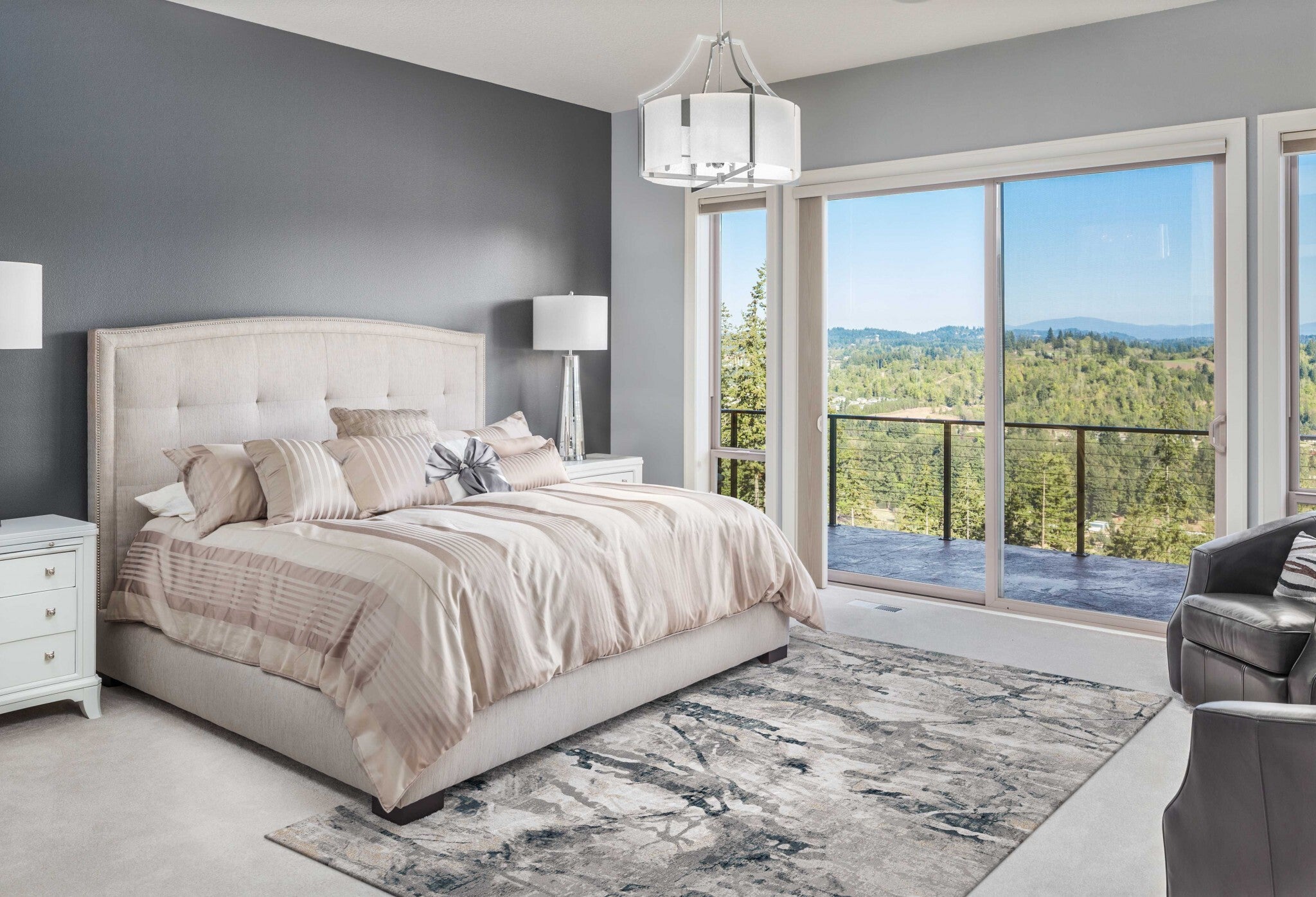 94" X 130" Grey Polypropylene And  Polyester Rug