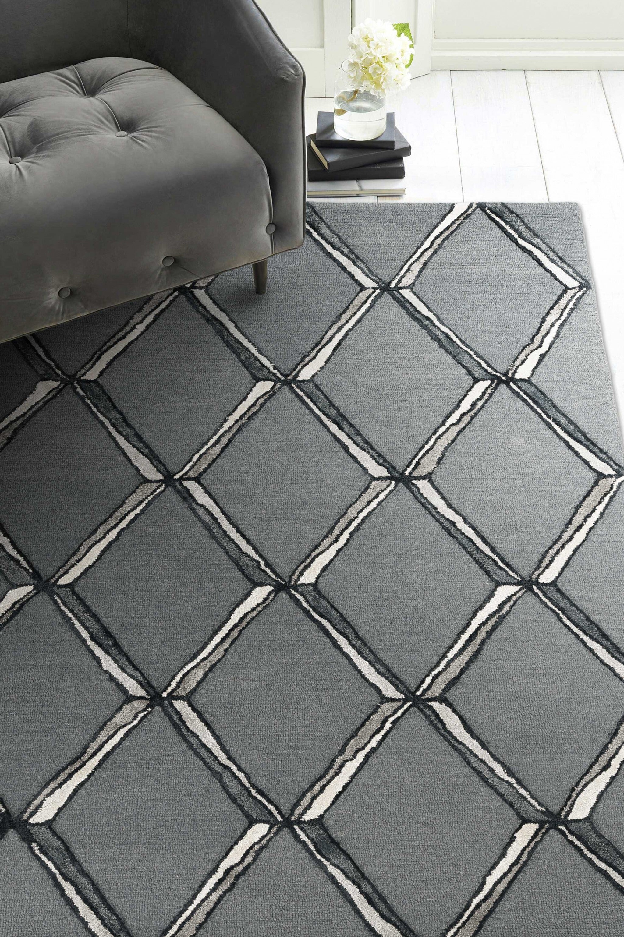 5'X7' Charcoal Silver Hand Tufted Geometric Diamond Pattern Indoor Area Rug