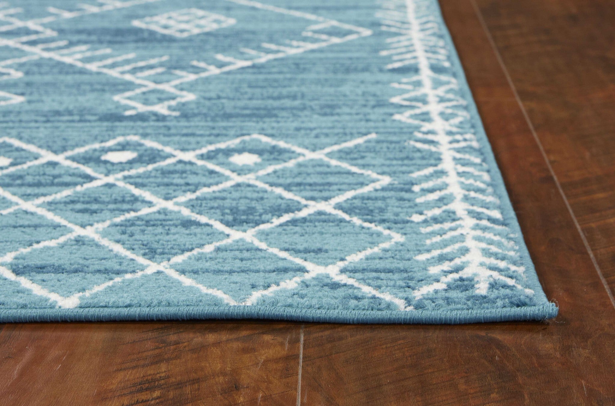 7' Ocean Blue Machine Woven Geometric Tribal Indoor Runner Rug