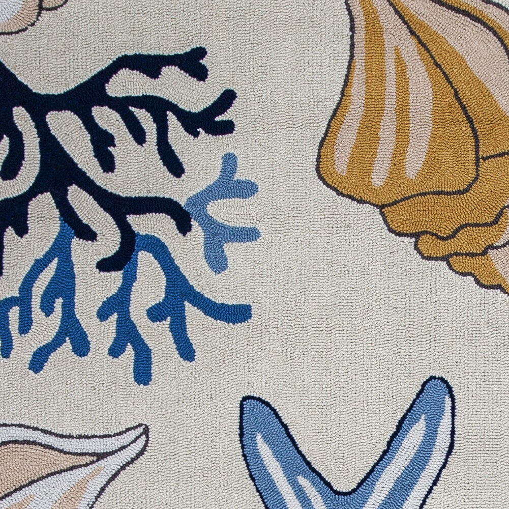 5'X8' Ivory Hand Hooked Corals And Shells Indoor Area Rug