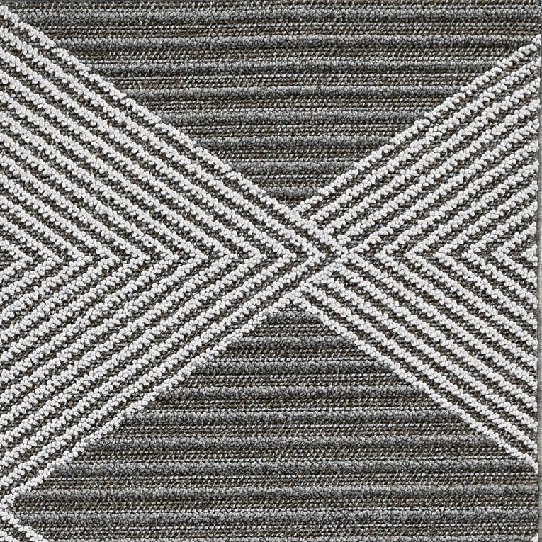 5' X 8' Grey Or  Ivory Geometric Diamond Area Rug