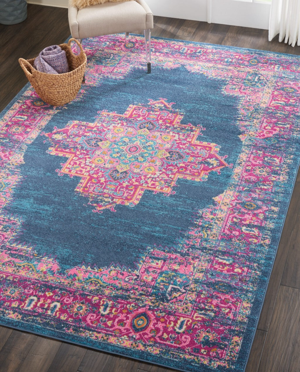 7' X 10' Blue And Pink Medallion Area Rug