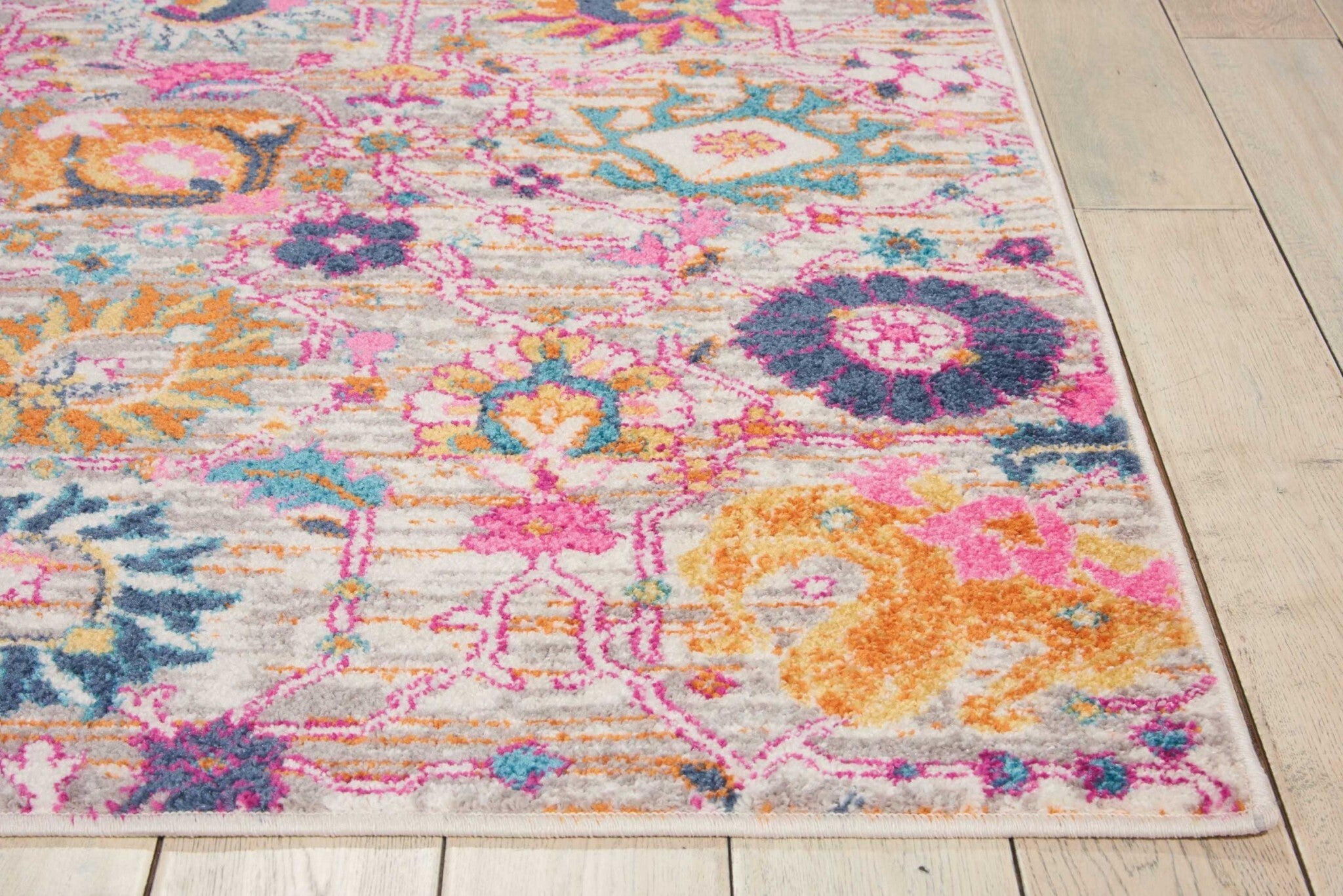5' X 7' Gray And Pink Distressed Area Rug