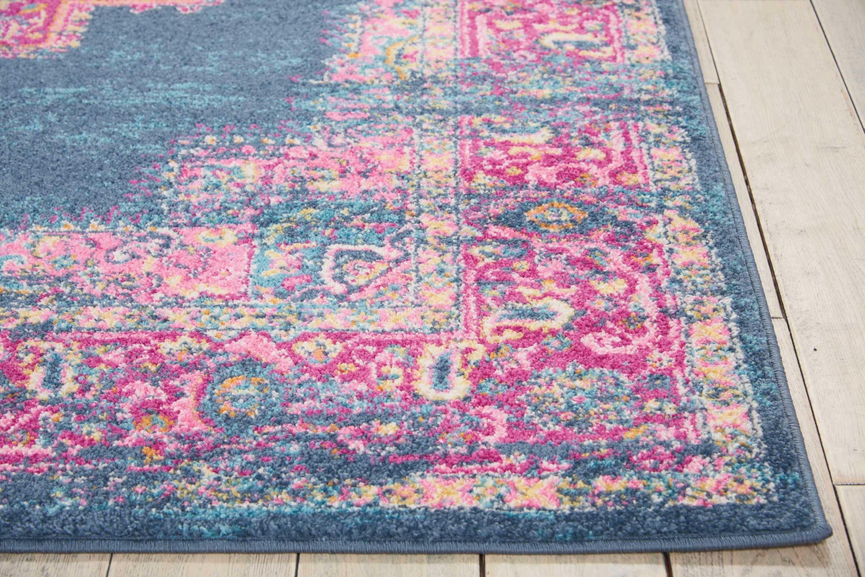 5' X 7' Blue And Pink Medallion Area Rug